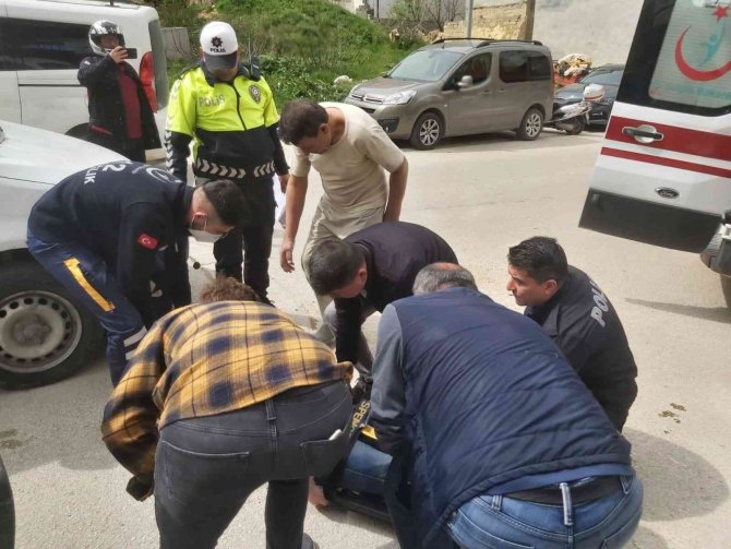 Ters Şeritten Gelen Araç Motosiklete Çarptı