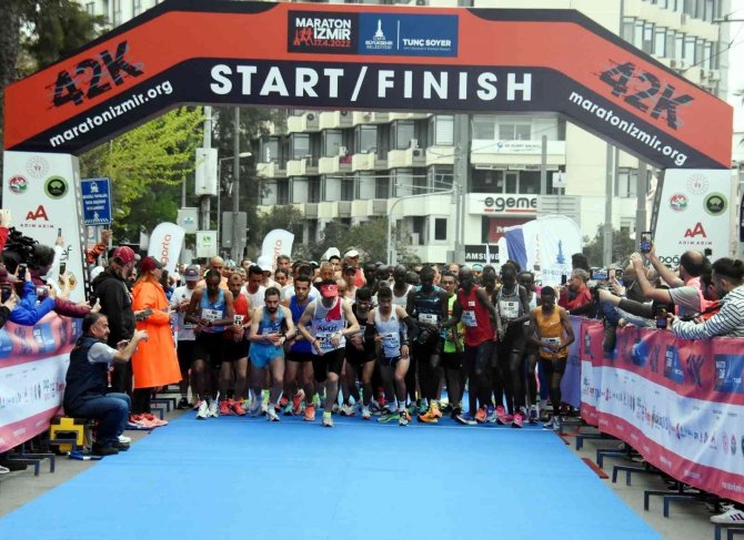 Maraton İ̇zmir’de Yeniden Rekor Kırıldı