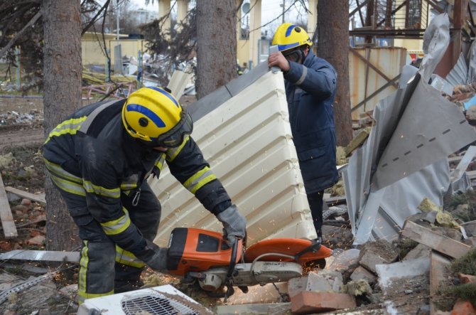Borodyanka’da Arama Kurtarma Çalışmaları Devam Ediyor