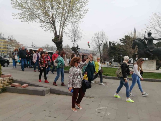 Bulgarlar Bu Sefer Orayı Hedef Aldı: Alışveriş Sonrası Bol Bol Gezdiler