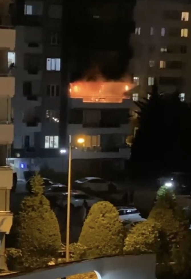 Bursa’da Korkutan Yangın.. Ev Alev Alev Yandı