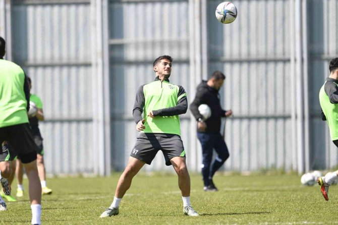 Bursaspor’da Gençlerbirliği Maçı Hazırlıkları Devam Ediyor