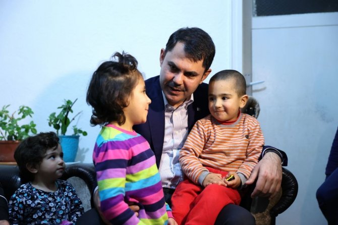 Bakan Kurum’dan Skolyoz Hastası Elif’e Destek