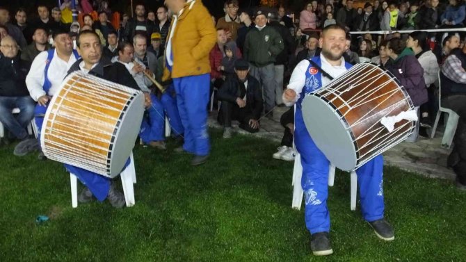 Balıkesir’de Geleneksel Gece Güreşlerine 200 Pehlivan Katıldı
