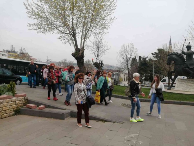 Bulgarlar Bu Sefer Orayı Hedef Aldı: Alışveriş Sonrası Bol Bol Gezdiler