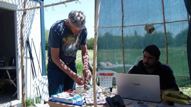 Hollandalı Kuş Bilimciler Antalya’da Gönüllü Kuş Halkalıyor