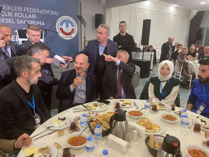 İ̇çişleri Bakanı Süleyman Soylu, Gaziosmanpaşa’da Hemşerileriyle Sahurda Bir Araya Geldi