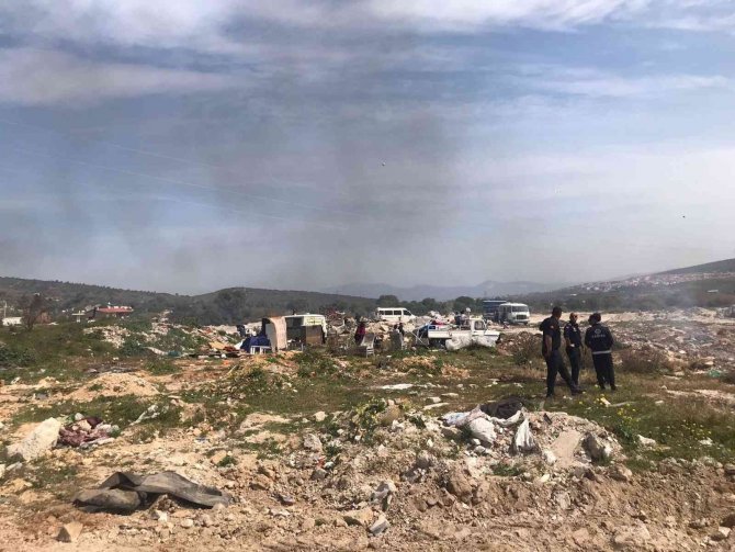 Çeşme’de Konargöçerlerin Kaldığı 11 Çadır Tahliye Edildi