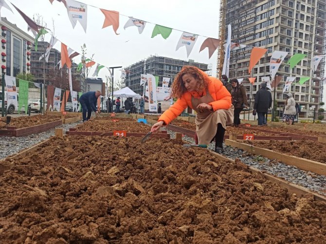 Kadıköy’de Acıbadem Bostanı Hizmete Açıldı