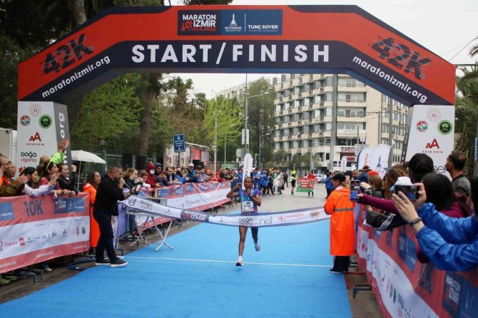 Maraton İ̇zmir’de Yeniden Rekor Kırıldı