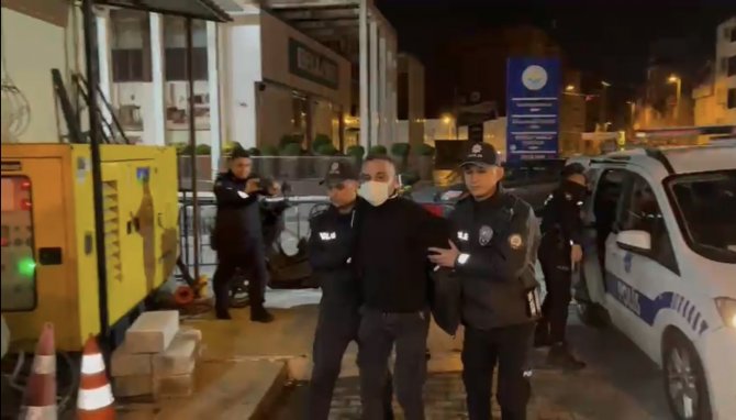 İ̇stanbul’da Aile İçi Şiddet İhbarından Silah Zulası Çıktı