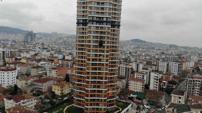 Kartal’da 34 Katlı Binada Yangın