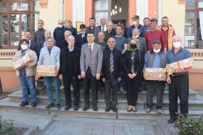 Kırklareli’nde 635 Kilogram Petek Dağıtıldı