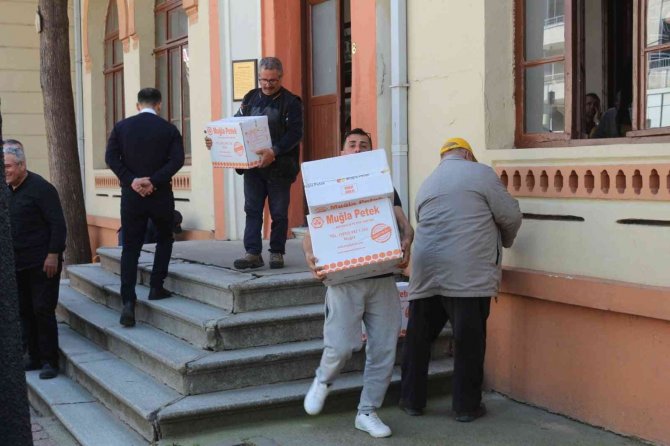 Kırklareli’nde 635 Kilogram Petek Dağıtıldı