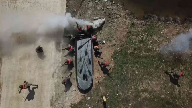 Durgun Sulardan Geçiş Tatbikatı Gerçeğini Aratmadı