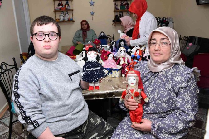 Melek Annenin Bebeklerine Yurt İçi Ve Yurt Dışından Talep