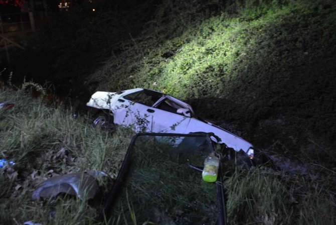 Kazaya Karışan Otomobil Su Kanalına Düştü: 1 Yaralı