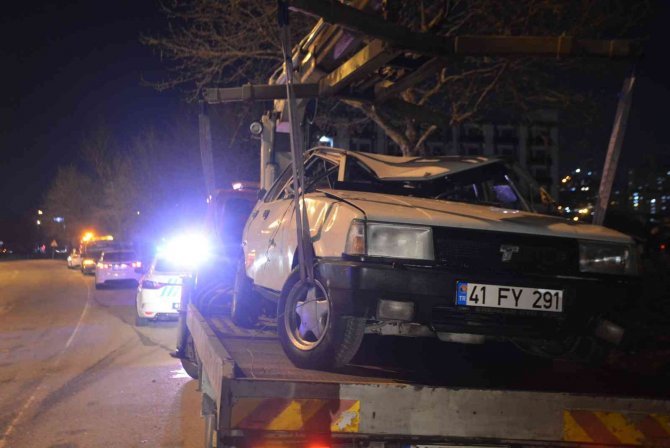 Kazaya Karışan Otomobil Su Kanalına Düştü: 1 Yaralı