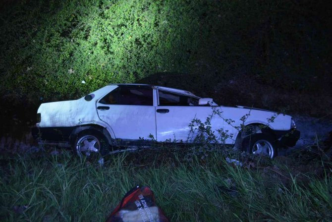 Kazaya Karışan Otomobil Su Kanalına Düştü: 1 Yaralı