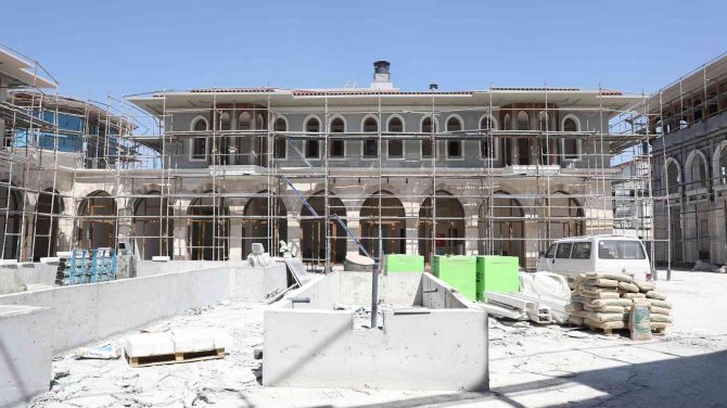 Mevlana Bölgesinde Tarihi Dönüşüm Tamamlanmak Üzere