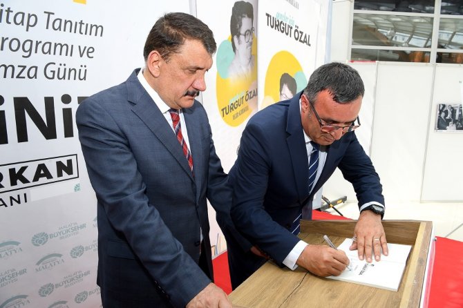 ‘Gençler İ̇çin Turgut Özal’ Kitabı, Kitapseverlerle Buluştu