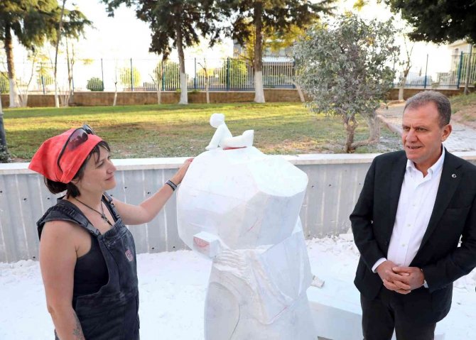 Başkan Seçer, ’Umut Çocuk’ Heykelinin Çalışmalarını İnceledi