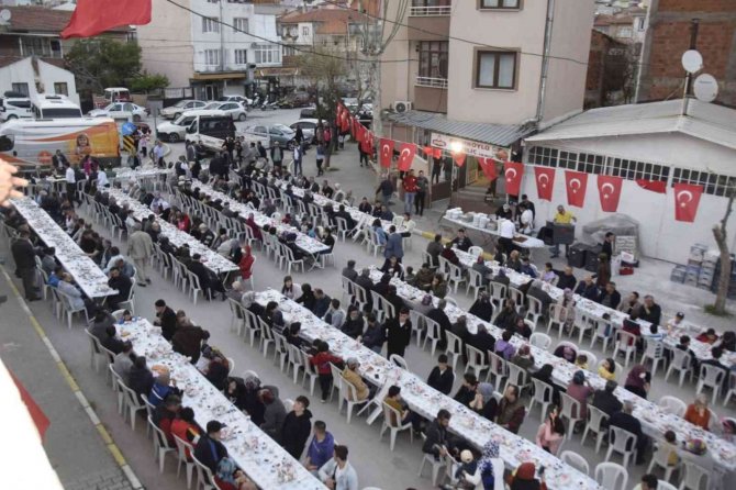 Mhp’den Altıeylül Sütlüce’de İftar