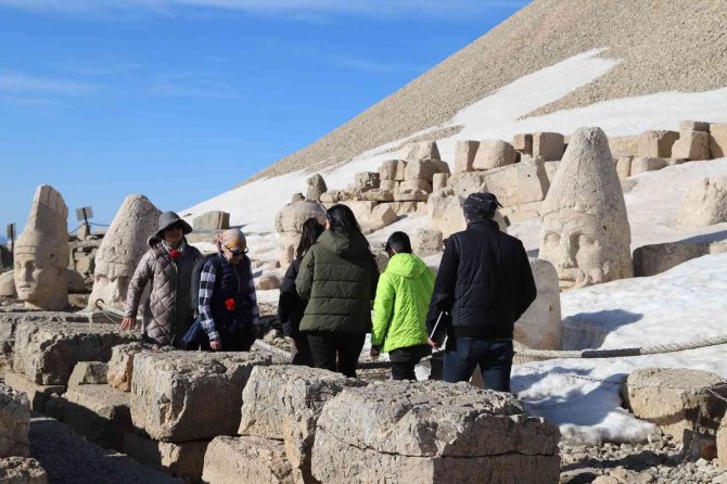Nemrut Dağı’nda Turizm Sezonu Açıldı