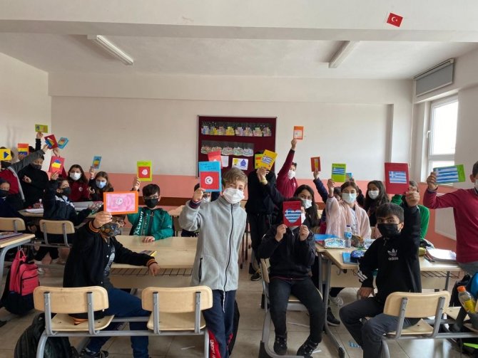 Burhaniye’ De Hayalindeki Okulu İ̇nşa Et Projesi Hedefine Ulaştı