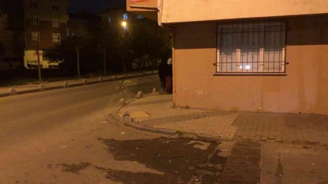 Sancaktepe’de Otomobil Yayalara Çarptı: 1 Ölü, 1 Yaralı