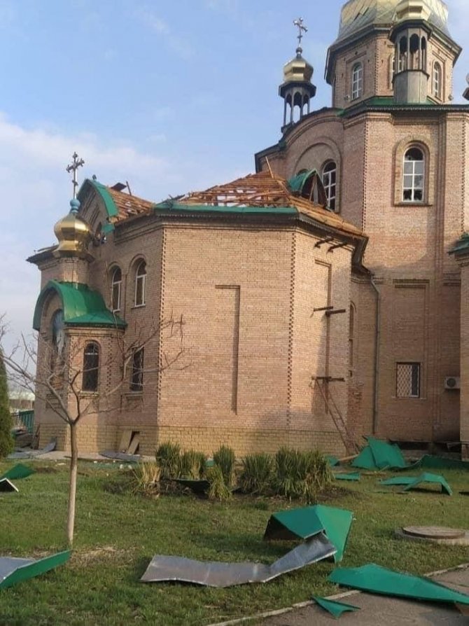 Rusya, Ukrayna’nın Syevyerodonetsk Kentinde Kiliseyi Vurdu