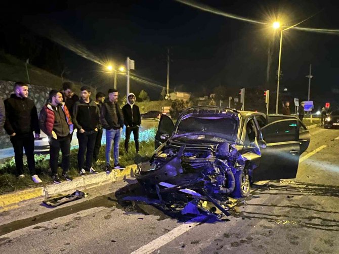 İ̇yi̇ Partililer Kazaya Karıştı: 3 Yaralı