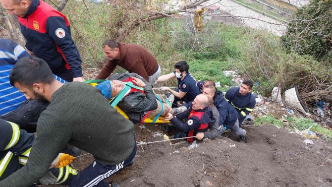 Yaşlı Adam Çöp Toplarken Uçuruma Yuvarlandı