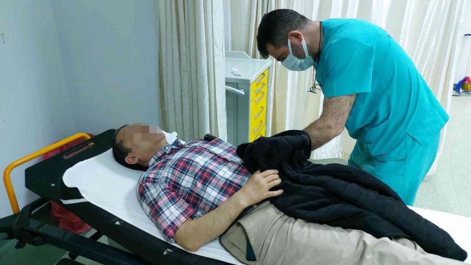 Kafeteryada 3 Kişinin Saldırısına Uğrayan Şahıs Hastanelik Oldu