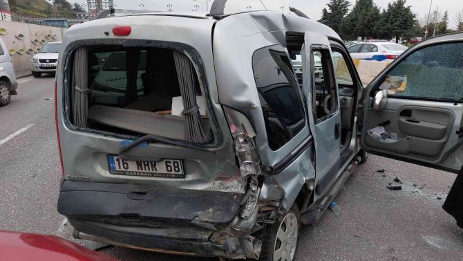 İ̇ftara Giderken Kaza Yaptılar: 2 Yaralı