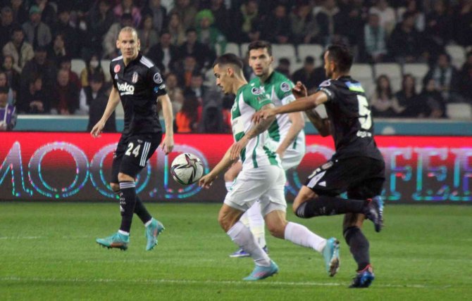 Süper Lig: Gzt Giresunspor: 0 - Beşiktaş: 0 (Maç Devam Ediyor)