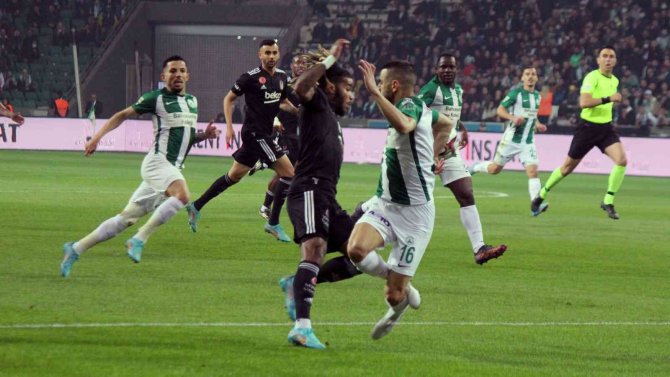 Süper Lig: Gzt Giresunspor: 0 - Beşiktaş: 0 (Maç Devam Ediyor)