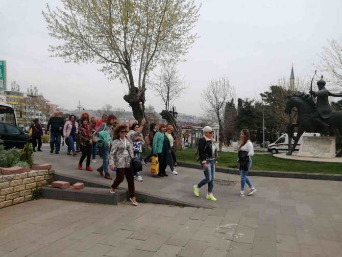 Bulgarlar Bu Sefer Orayı Hedef Aldı: Alışveriş Sonrası Bol Bol Gezdiler