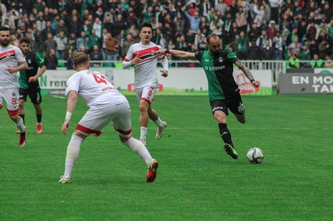 Tff 2. Lig: Sakaryaspor: 3 - Turgutluspor: 0