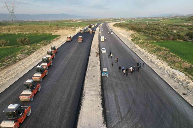 Ege’nin Vizyon Projesi Aydın - Denizli Otoyolunda Çalışmalar Yarıyı Geçti