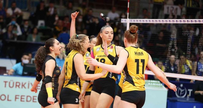 Kupa Voley’de Şampiyon Vakıfbank