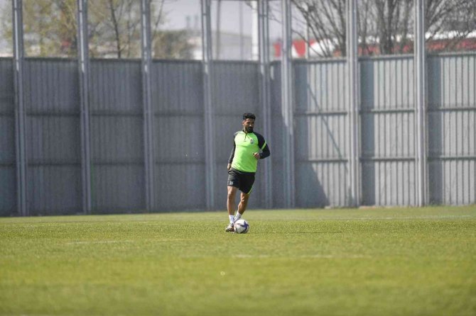 Bursaspor’da Gençlerbirliği Maçı Hazırlıkları Devam Ediyor