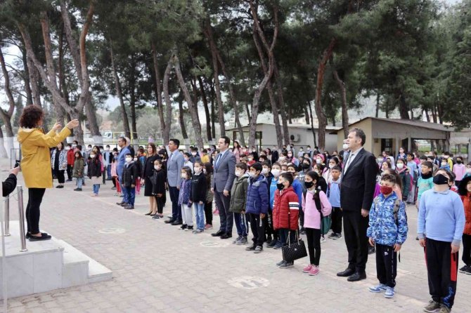 Ara Tatil Sona Erdi, Öğrenciler Ders Başı Yaptı