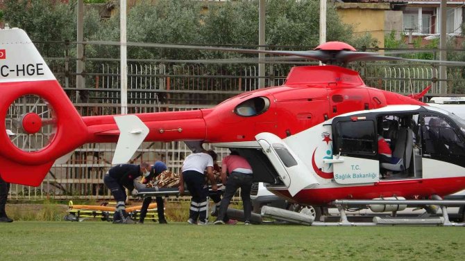 112 Hava Ambulansı Menenjit Hastası İçin Havalandı
