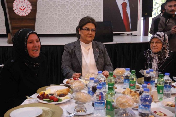 Bakan Yanık: "Bugünlerimizi Şehit Ve Gazilerimize Borçluyuz"