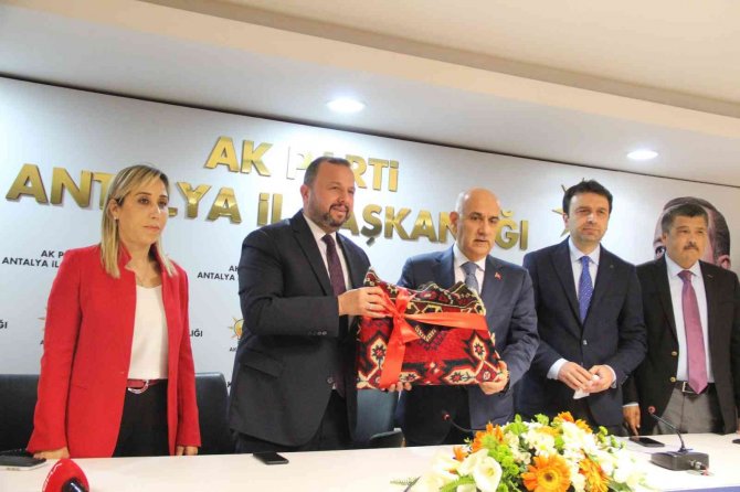 Bakan Kirişci: "Tarımsal Üretim Önemli, Paranız Olsa Tedarik Şansınız Yok, Bunu Gördük"