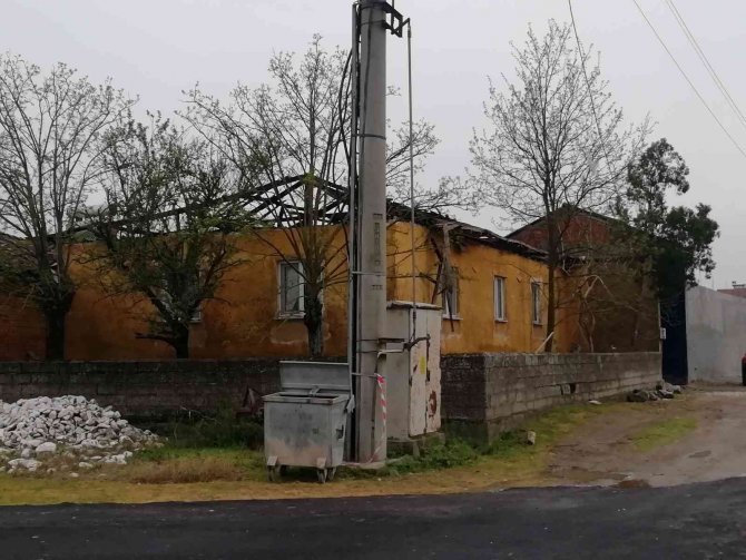 Bacadan Düşen Kıvılcım Evi Kül Etti