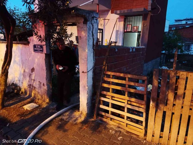 Balıkesir’de Ev Yangını İtfaiye Tarafından Söndürüldü