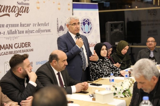 Başkan Güder, Ak Parti İlçe Teşkilatıyla İftarda Buluştu