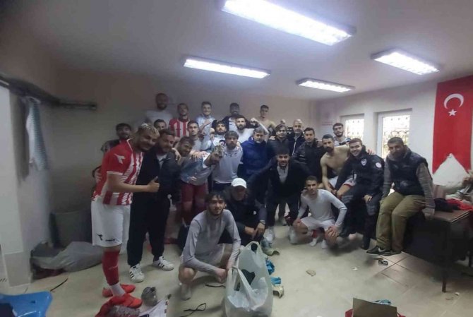 Bilecikspor İlk Yarıda Zorlandığı Maçı İkinci Yarıda Bitirdi
